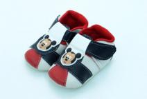 3353 Sepatu Baby Mickey